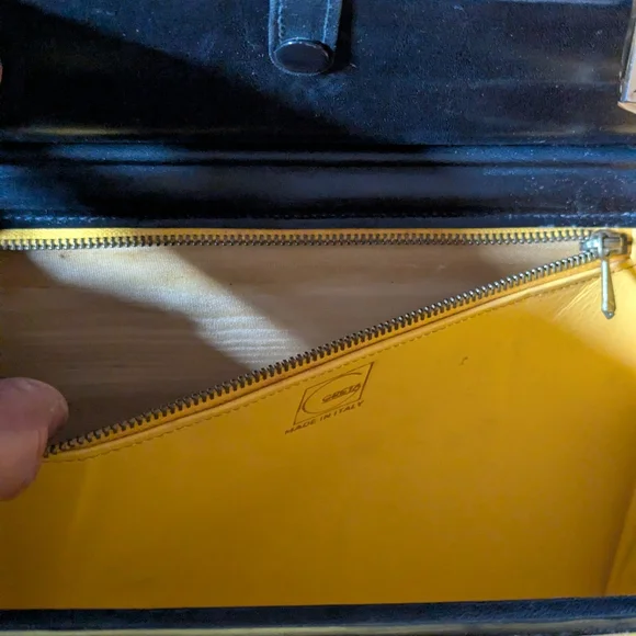 Vintage Greta Italian leather train case/cosmetic bag - Picture 6 of 15